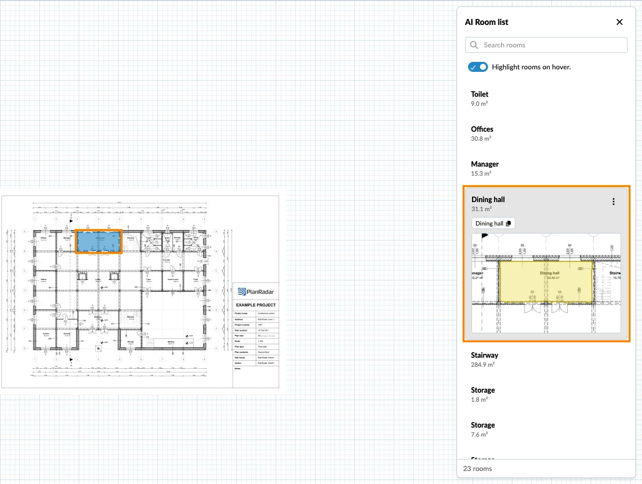 Die KI Raumliste neben einem Plan, mit dem ausgewählten Raum Dining hall, der auf dem Plan hervorgehoben ist und dessen Details in der Liste aufgeklappt sind