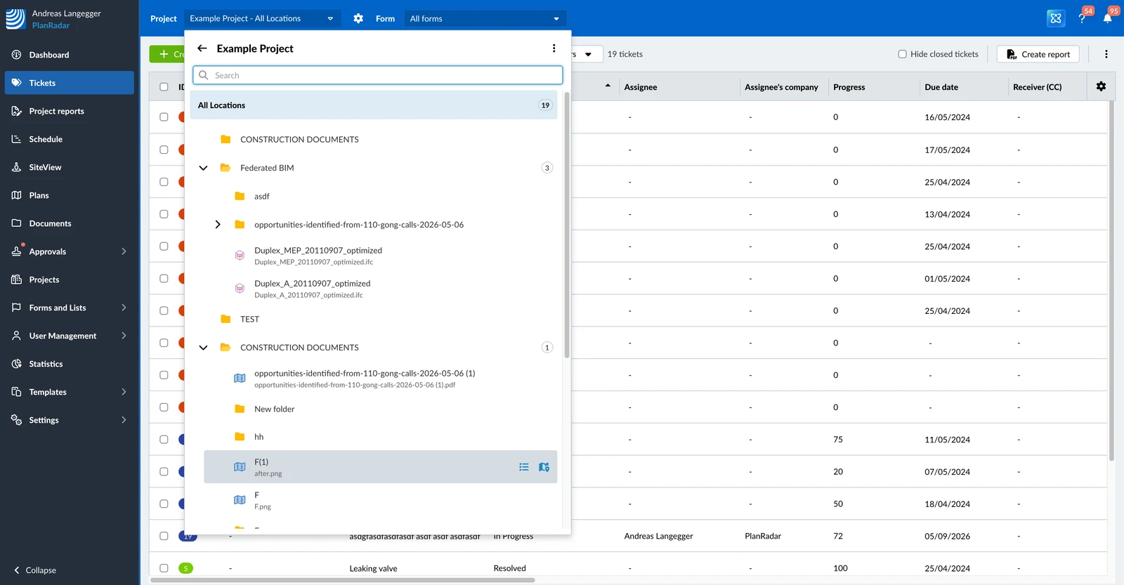 A plan in the location selector on hover, with the list view and plan view icons